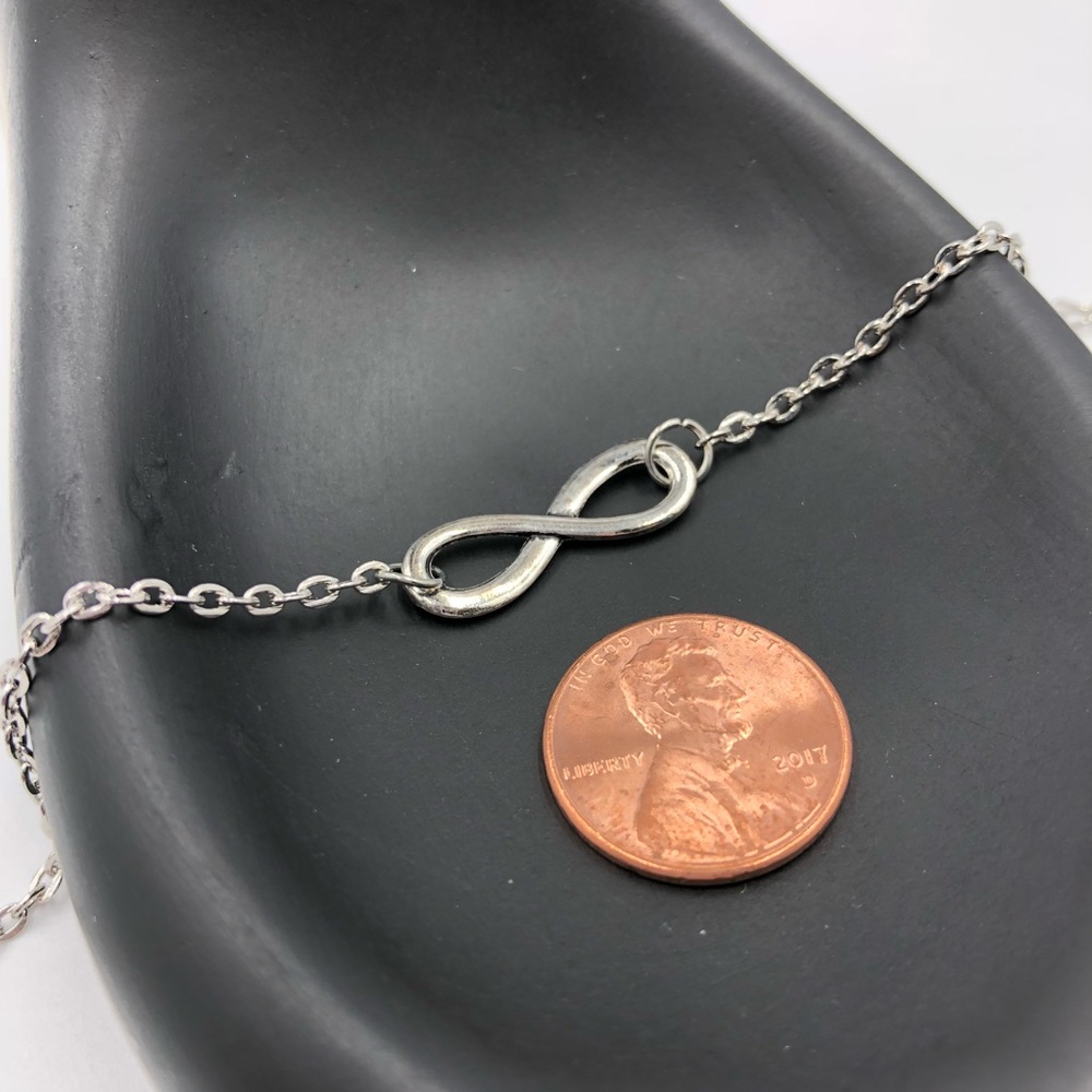 Infinity Bracelet NWT Silver or Gold Tone - Picture 4 of 4